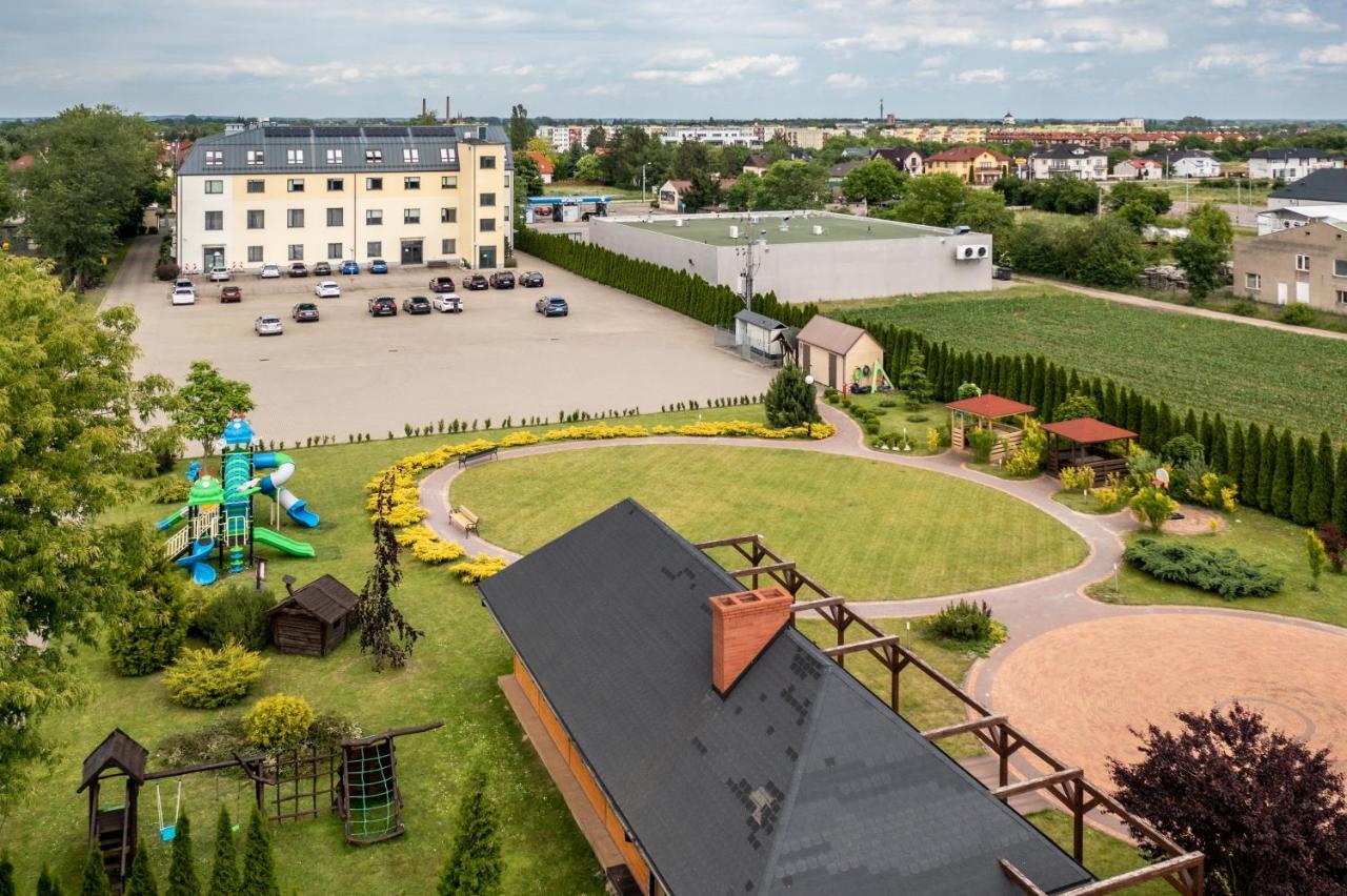 Hotel Austeria Conference & Spa Ciechocinek Exteriör bild